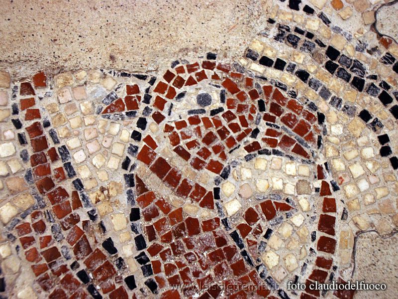mosaico-il-drago-abazia-isole-tremiti