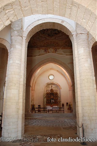 Altare Ligneo nell'Abbazia di San Nicola